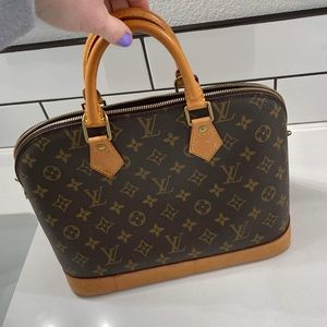 Louis Vuitton Alma PM